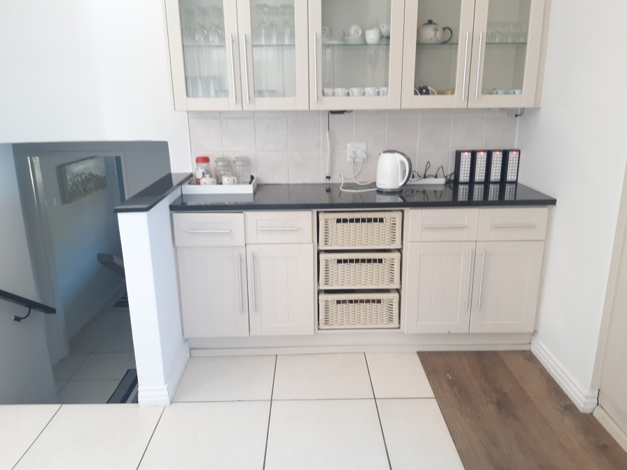 5 Bedroom Property for Sale in Paradise Beach Eastern Cape